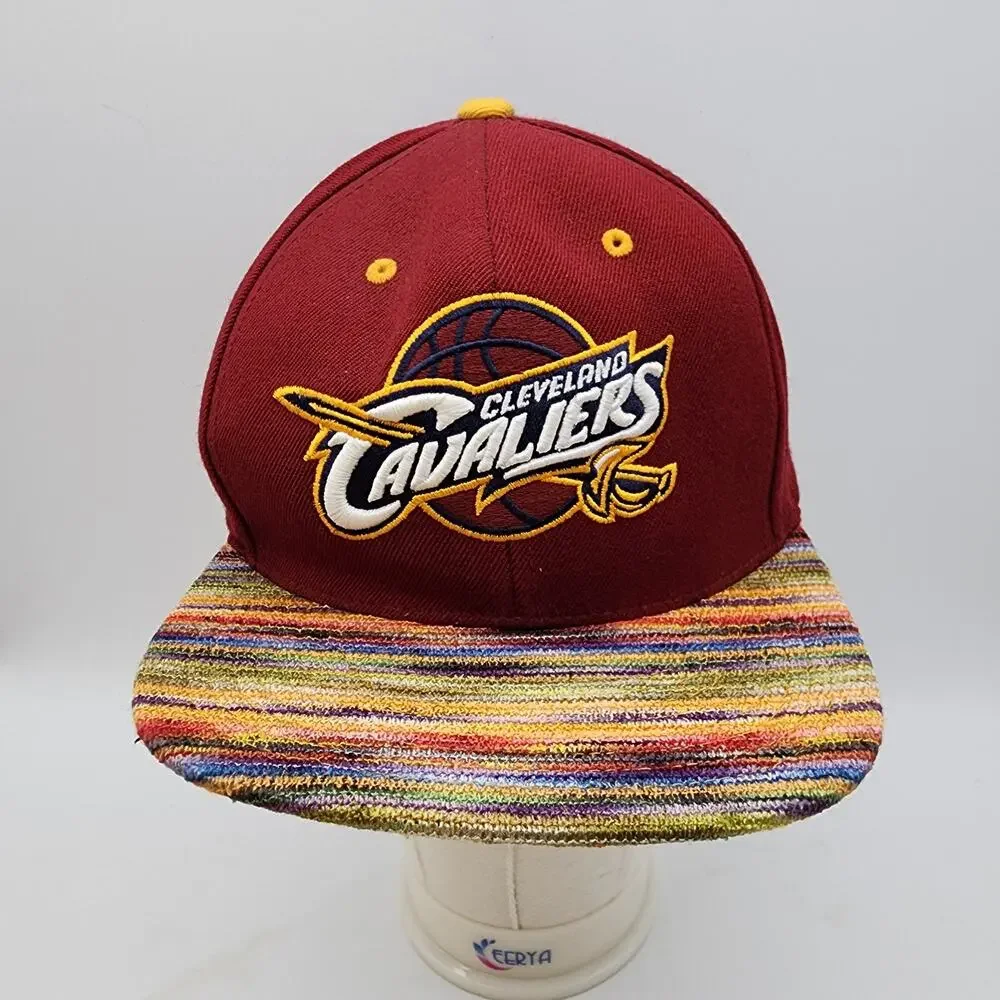 Cleveland Cavaliers Snapback Hat Cap Woven Flat Brim Maroon Wool Blend Retro